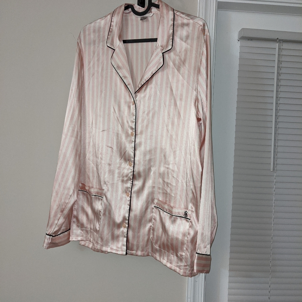 (SOLD)Victoria secret's Satin pajama set